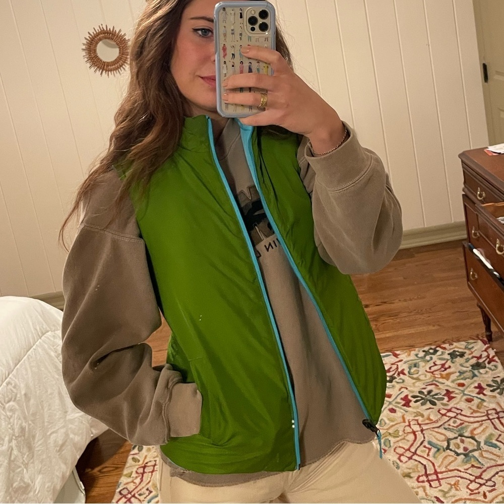 Reversible down vest π - Picture 2 of 4